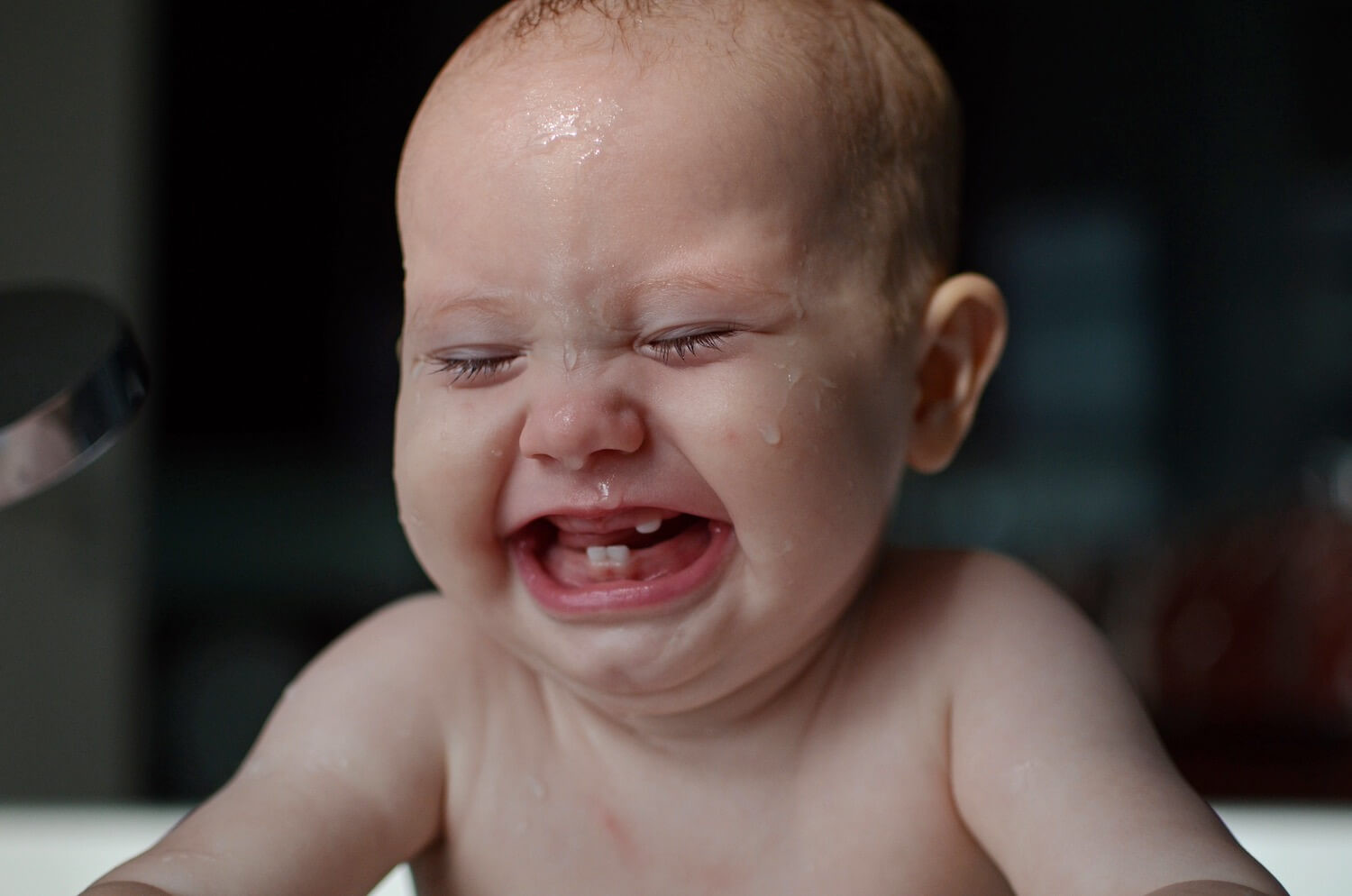 baby-laughing-in-the-bathtub-2021-08-29-08-40-22-utc